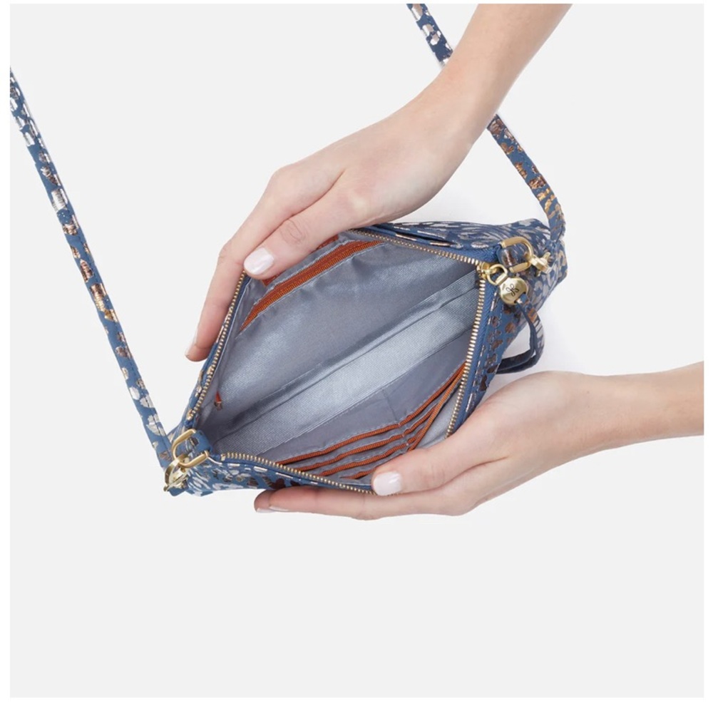 Darcy Crossbody - Picture 2 of 7
